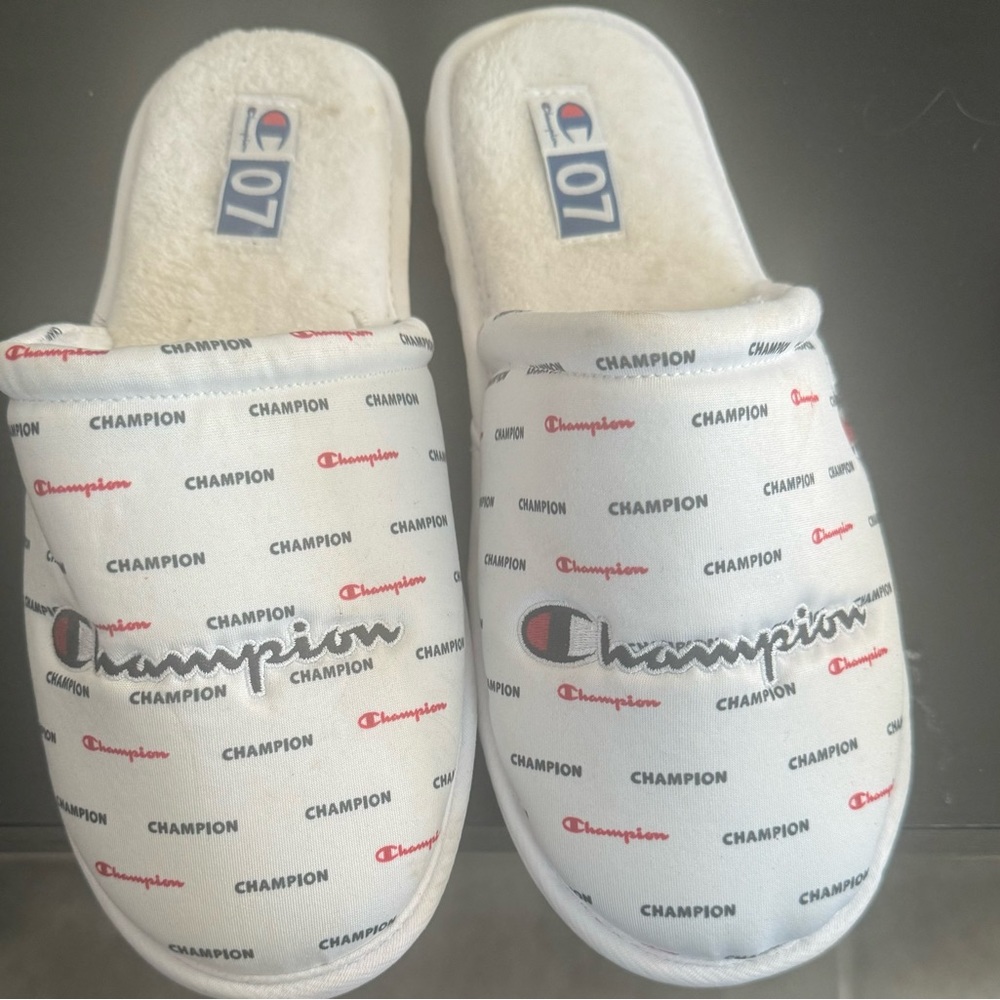 Slippers - Picture 2 of 4
